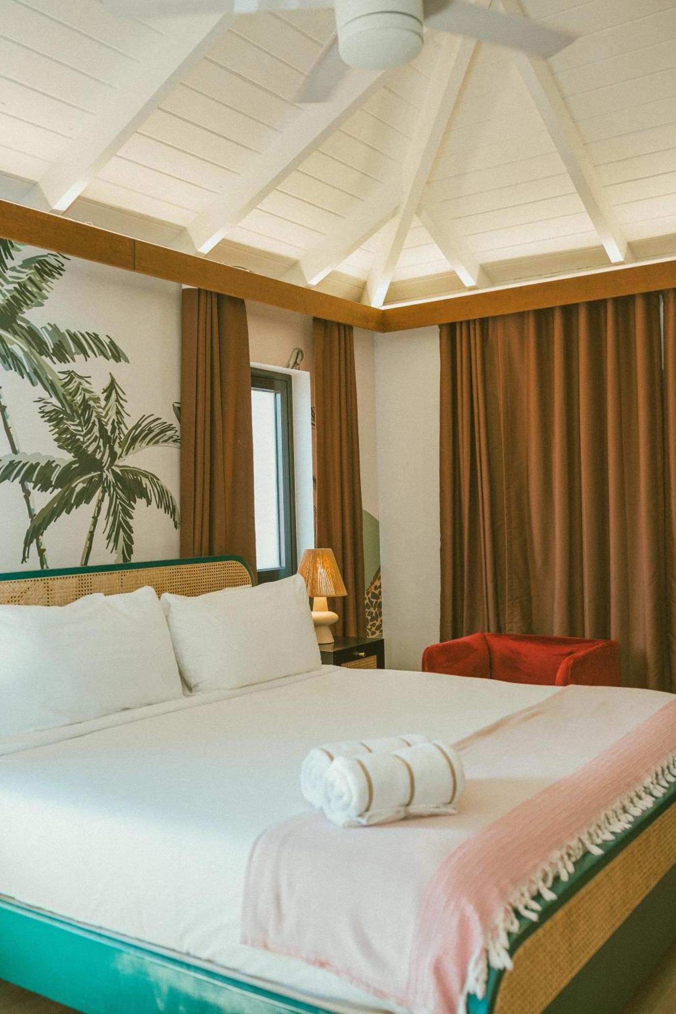 The Pink Palm Hotel - Adults Only 夏洛特阿马利亚 外观 照片